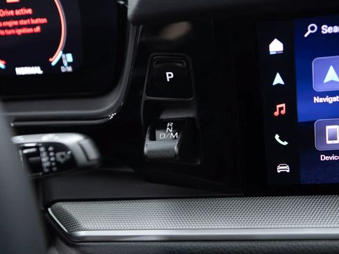 Certified 2026 Porsche Cayenne AWD/4WD image 31