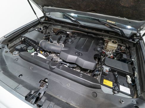 Used 2022 Toyota 4Runner SR5 image 33