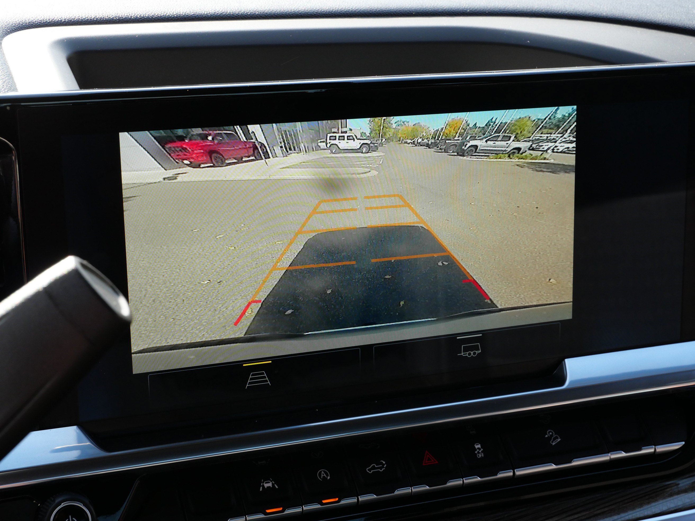 Used 2025 Chevrolet Silverado 1500 LT AWD/4WD image 28
