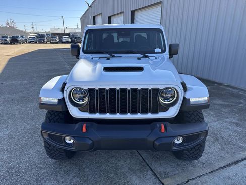 New 2025 Jeep Gladiator Mojave w/ Convenience Group image 2