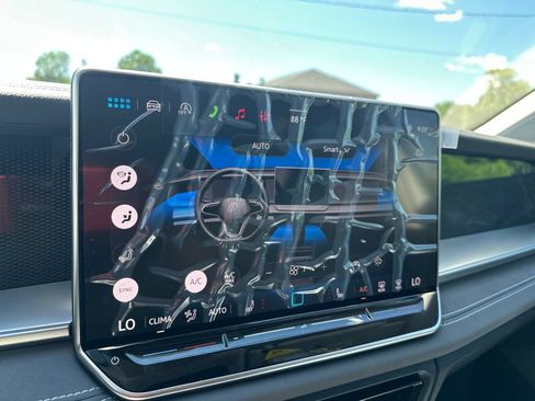 New 2026 Volkswagen Tiguan SE AWD/4WD image 16