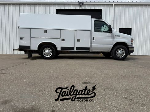 Used 2012 Ford E-350 and Econoline 350 Super Duty w/ Class I Trailer Tow Pkg RWD image 1