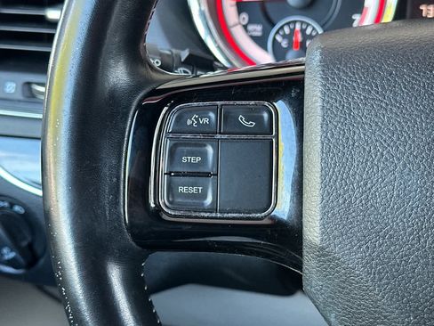 Used 2019 Dodge Grand Caravan SXT FWD image 26