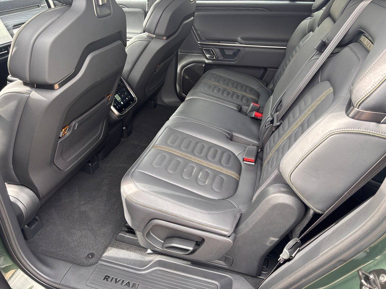 Used 2024 Rivian R1S Adventure Dual AWD/4WD image 10