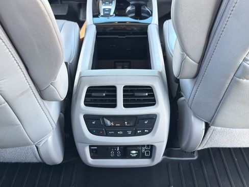 Used 2020 Honda Pilot Touring image 36