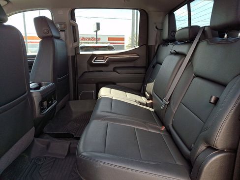 Used 2022 Chevrolet Silverado 1500 LT Trail Boss w/ LT Trail Boss Premium Package image 9