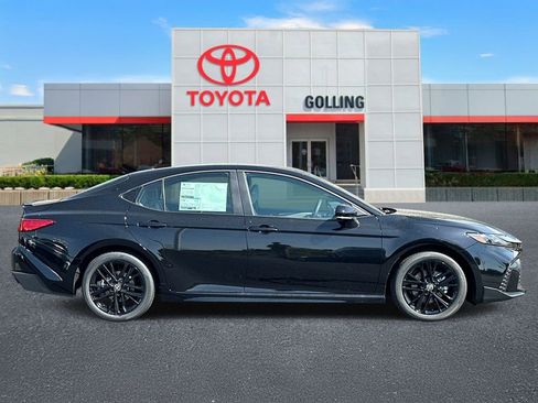 New 2026 Toyota Camry SE FWD image 2