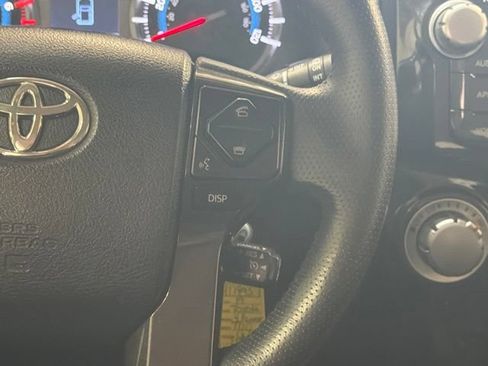 Used 2019 Toyota 4Runner TRD Off-Road Premium AWD/4WD image 19