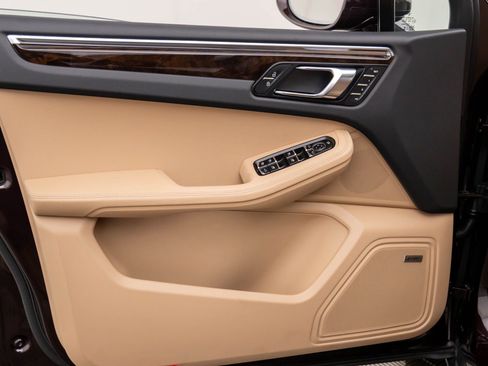 New 2026 Porsche Macan image 14