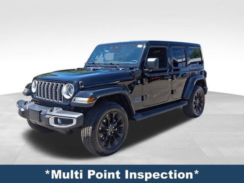Used 2025 Jeep Wrangler Unlimited Sahara AWD/4WD image 4