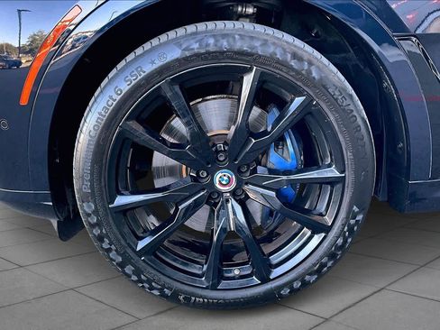 Used 2023 BMW X7 M60i w/ Executive Package image 10