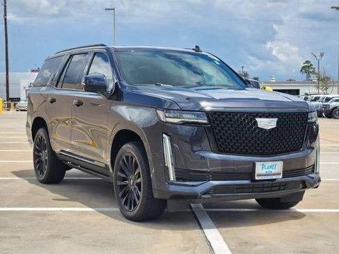 Used 2023 Cadillac Escalade Premium Luxury RWD image 3