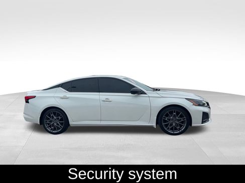 Used 2023 Nissan Altima 2.0 SR image 7