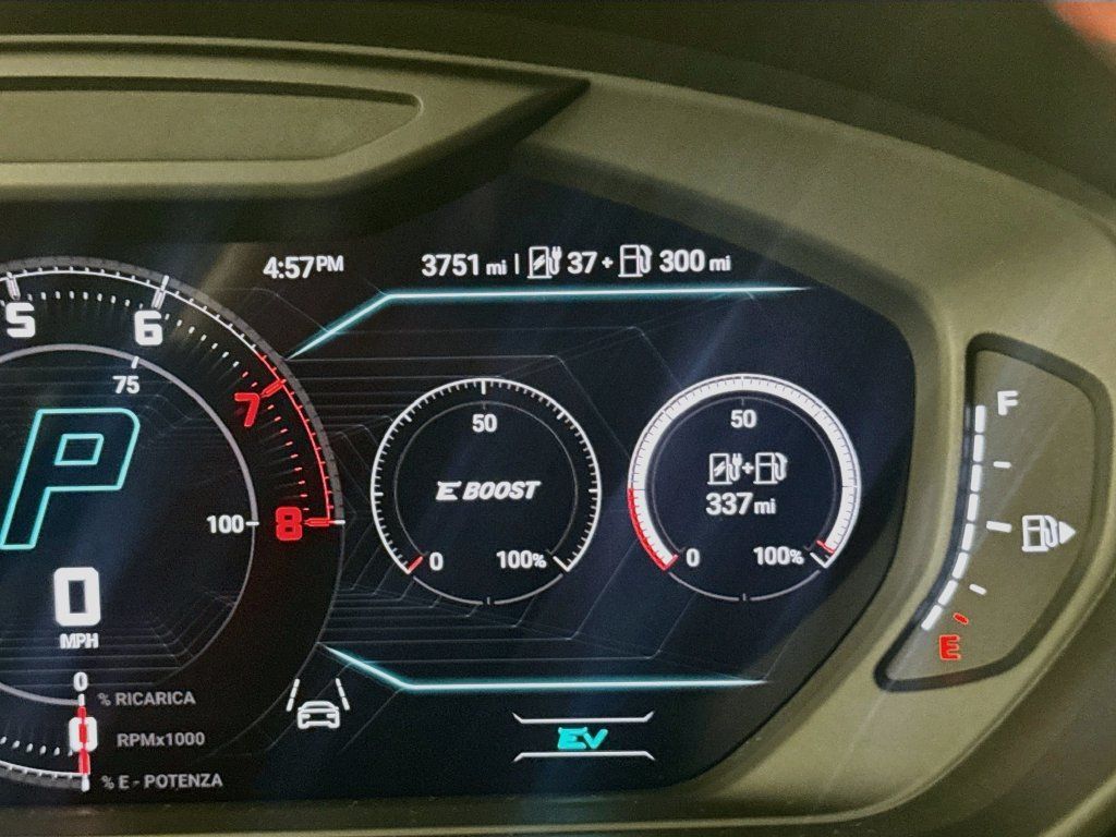 Used 2026 Lamborghini Urus SE AWD/4WD image 12
