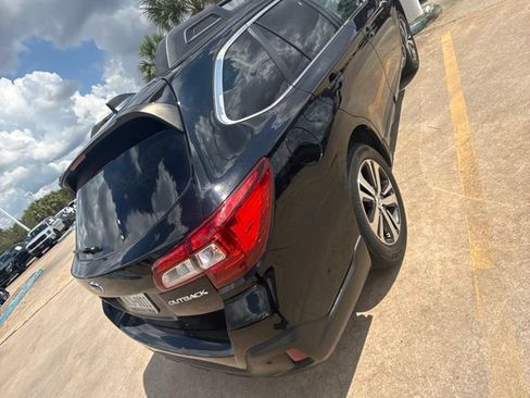 Used 2019 Subaru Outback 2.5i Limited AWD/4WD image 4