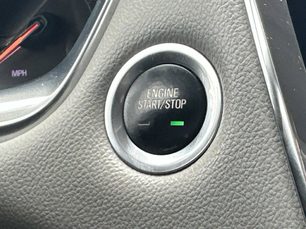 Used 2021 Chevrolet Traverse Premier FWD image 28