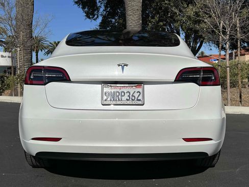 Used 2021 Tesla Model 3 Standard Range Plus image 45