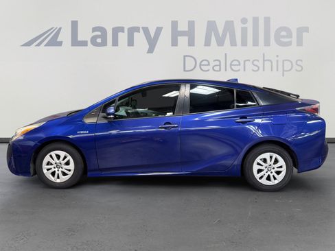 Used 2016 Toyota Prius Two FWD image 2