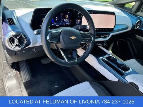 Certified 2025 Chevrolet Equinox EV LT FWD image 23