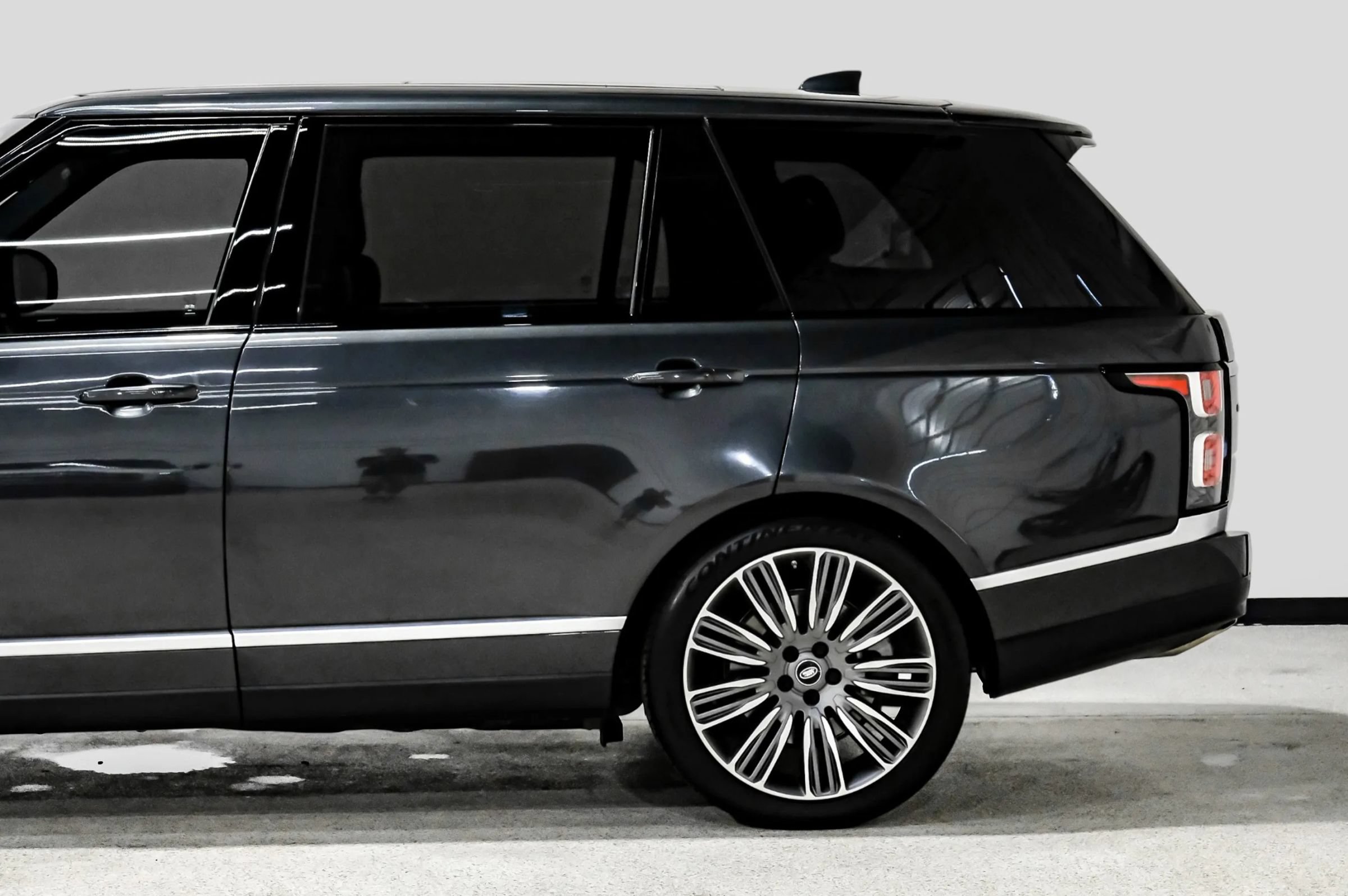 Used 2019 Land Rover Range Rover Long Wheelbase Supercharged AWD/4WD image 11