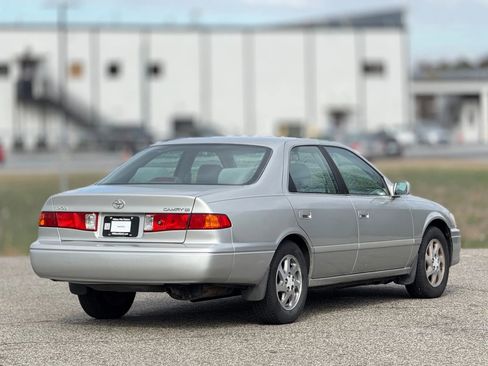 Used 2001 Toyota Camry CE image 9