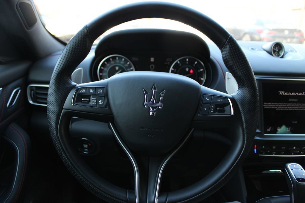 Used 2024 Maserati Levante GT Ultima AWD/4WD image 10