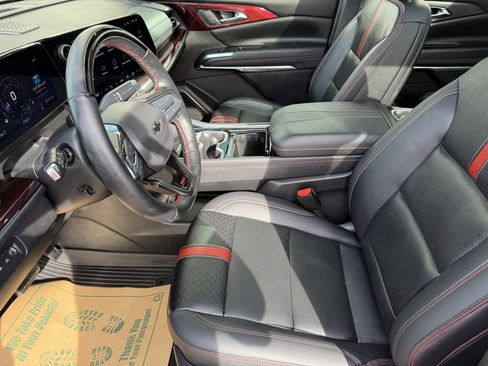 Used 2024 Chevrolet Traverse RS w/ LPO, Floor Liner Package image 11