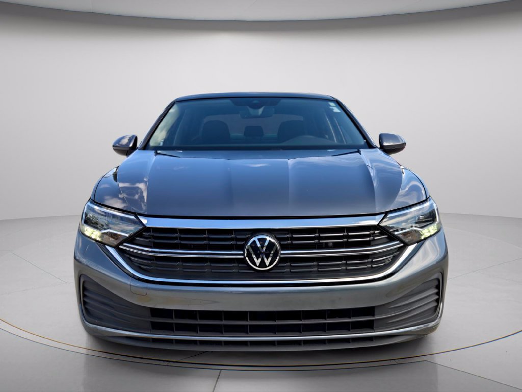 Certified 2024 Volkswagen Jetta SE w/ Panoramic Sunroof Package FWD image 9