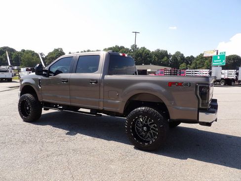 Used 2021 Ford F250 XL w/ STX Appearance Package AWD/4WD image 4