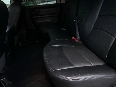 Used 2017 RAM 1500 Express AWD/4WD image 9