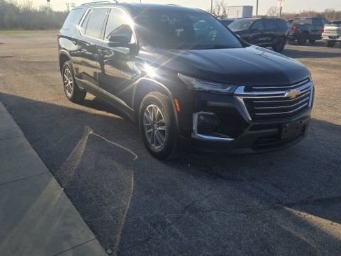 Used 2023 Chevrolet Traverse LT image 1