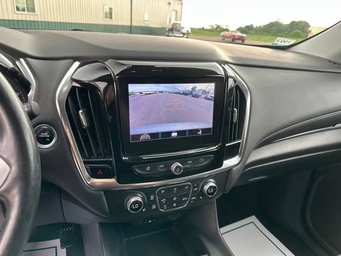 Used 2021 Chevrolet Traverse LT AWD/4WD image 17