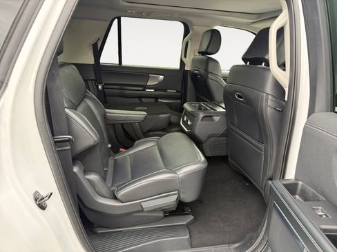 Certified 2025 Ford Expedition Max Platinum image 19