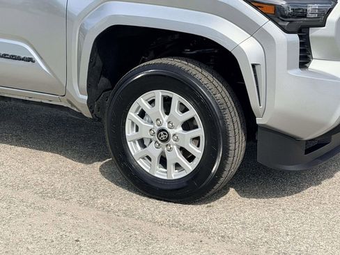 Certified 2025 Toyota Tacoma SR5 image 25