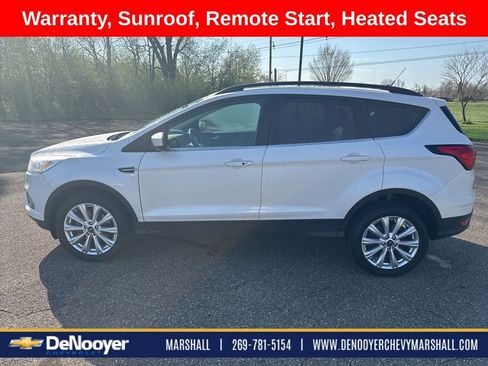 Used 2019 Ford Escape SEL image 2