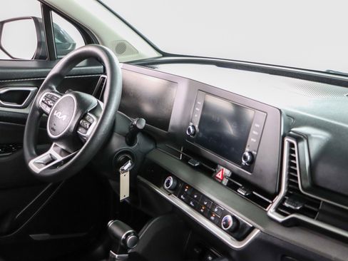 Used 2024 Kia Sportage LX AWD/4WD image 25