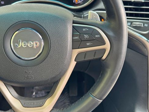 Used 2015 Jeep Grand Cherokee Altitude AWD/4WD image 21