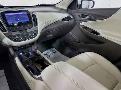 Used 2024 Chevrolet Malibu LT FWD image 24