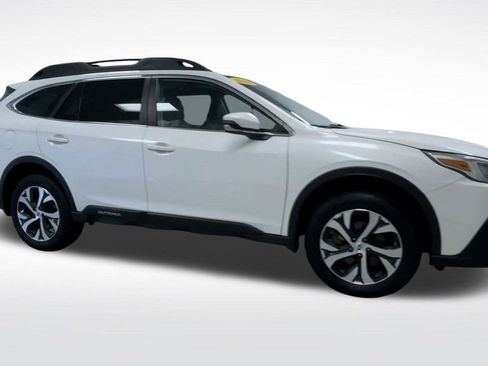 Used 2022 Subaru Outback Limited image 2