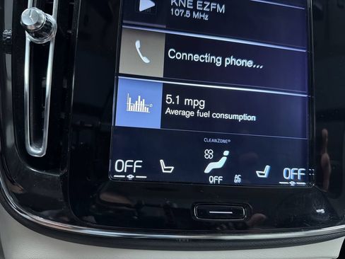 Used 2019 Volvo XC40 T5 Momentum AWD/4WD image 23