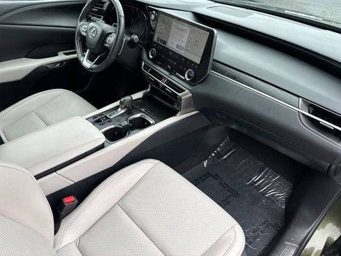 Used 2024 Lexus RX 350 Premium w/ Convenience Package FWD image 18