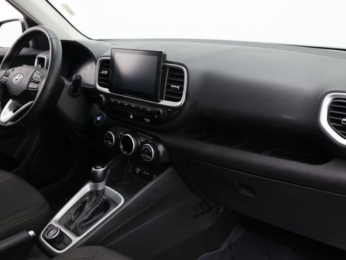 Used 2024 Hyundai Venue SEL FWD image 37