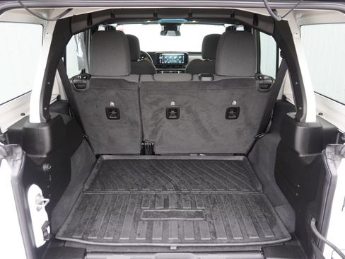 Used 2024 Jeep Wrangler Sport S image 8