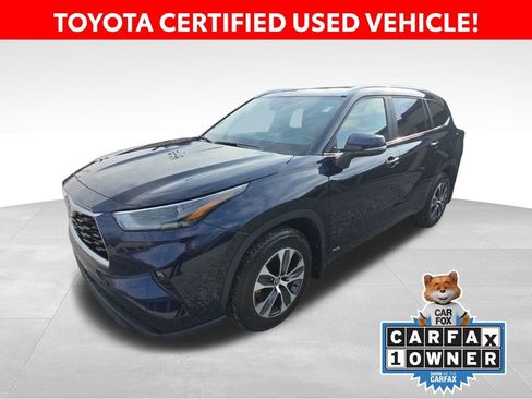 Certified 2026 Toyota Highlander XLE image 1