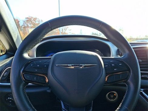 Used 2019 Chrysler Pacifica Touring Plus w/ S Appearance Package image 19