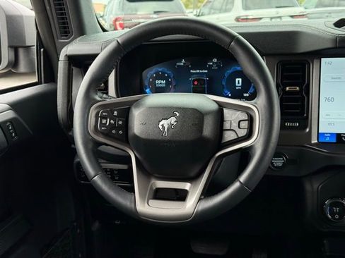 Used 2025 Ford Bronco Badlands AWD/4WD image 9