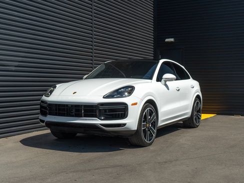 Certified 2020 Porsche Cayenne Turbo image 1