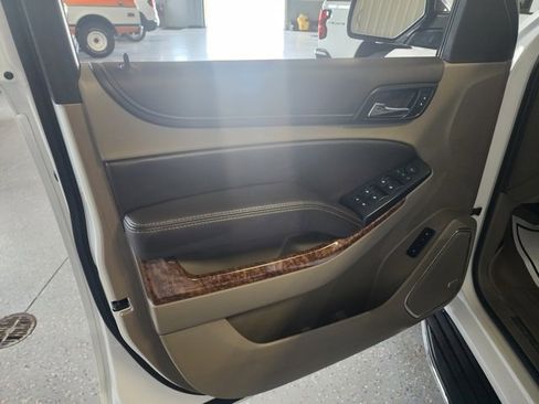 Used 2019 Chevrolet Suburban Premier image 13