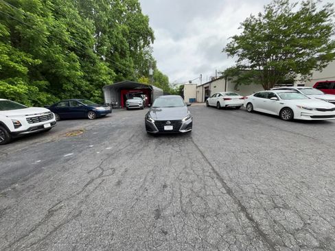 Used 2025 Nissan Altima 2.5 SV FWD image 16