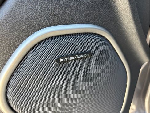 Used 2020 Dodge Durango SRT w/ Technology Group AWD/4WD image 23
